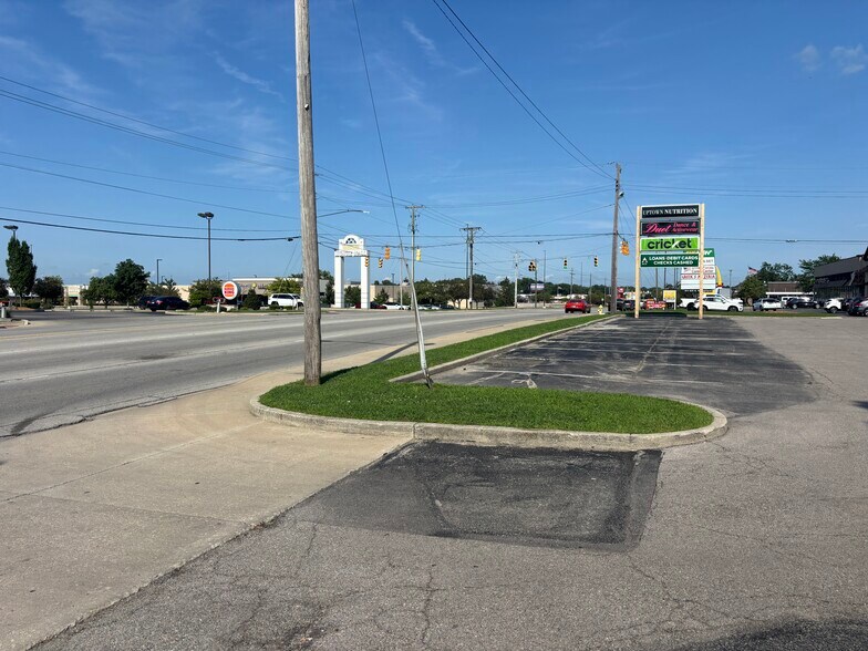 More Photos Of 705 E McGalliard Rd, Muncie Land For Sale