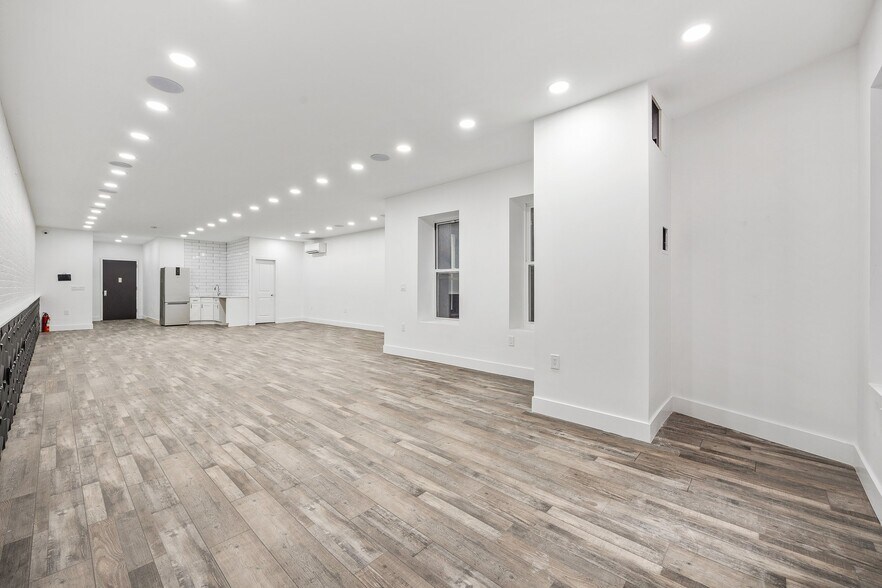 More Photos Of 61 Fourth Ave, New York Loft Creative Space For Lease