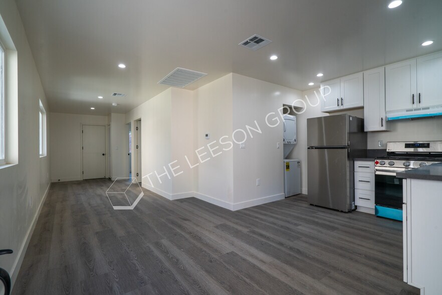 More Photos Of 1370 San Juan St, Tustin Apartments For Sale