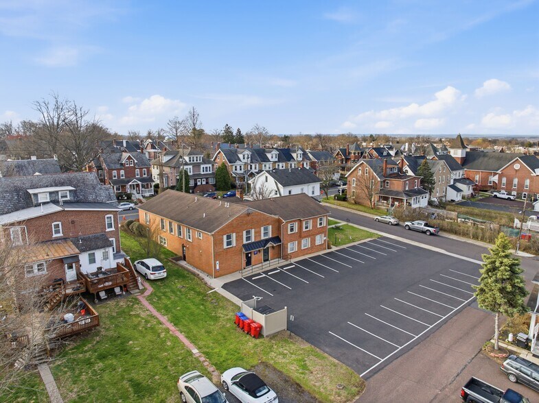 More Photos Of 307 E Broad St, Souderton Medical For Lease