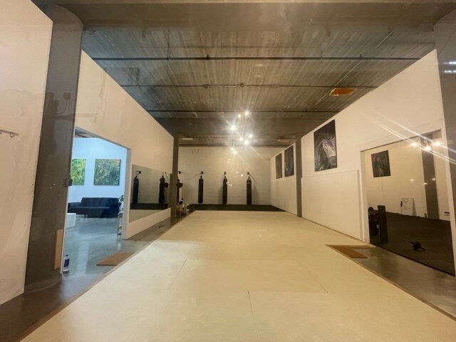 More Photos Of 6327 W Marginal Way SW, Seattle Warehouse For Sale