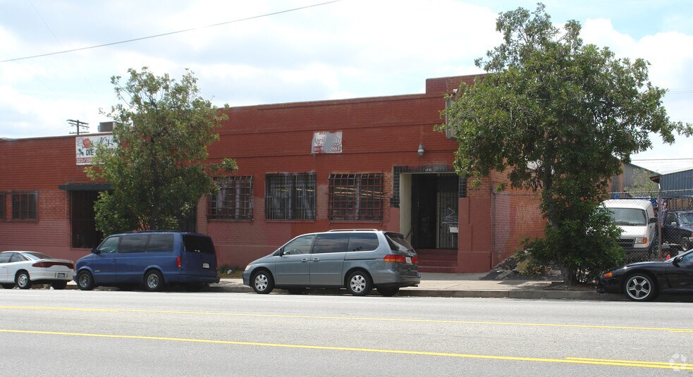 More Photos Of 3232 E Olympic Blvd, Los Angeles Warehouse For Lease