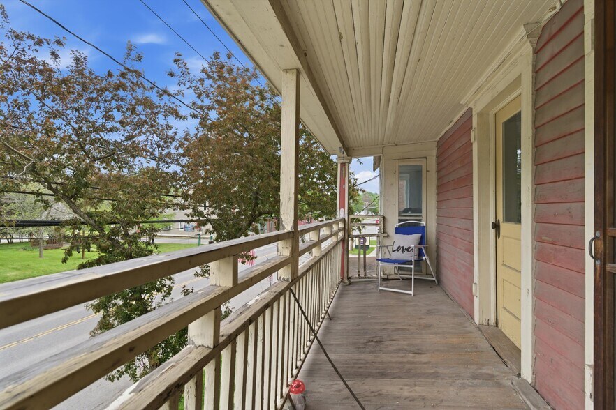 More Photos Of 198 N Main St, Salem Storefront Retail Residential For Sale