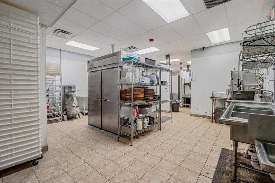 More Photos Of 3404 Main St, Homestead Storefront For Sale