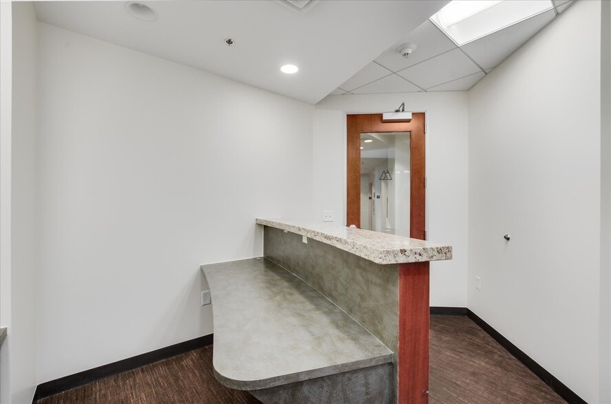 More Photos Of 1800 Glenarm Pl, Denver Office For Sale