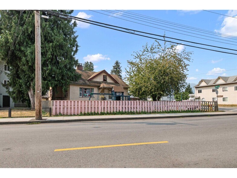 More Photos Of 9475 Williams St, Chilliwack Apartments For Sale