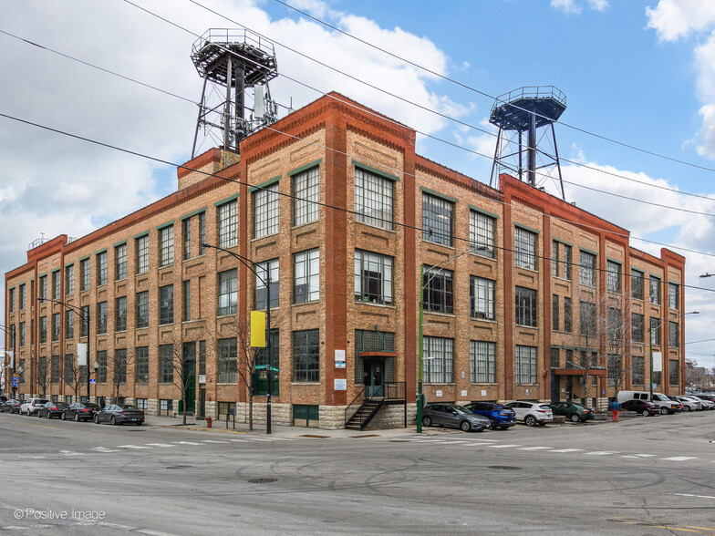 Primary Photo Of 600 W Cermak Rd, Chicago Loft Creative Space For Lease