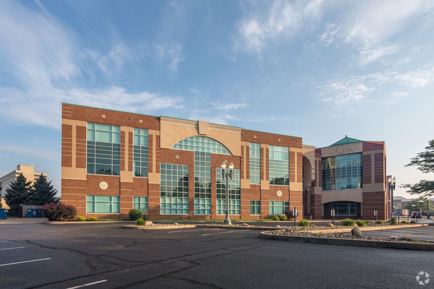 More Photos Of 400 3rd St SE, Canton Office For Lease