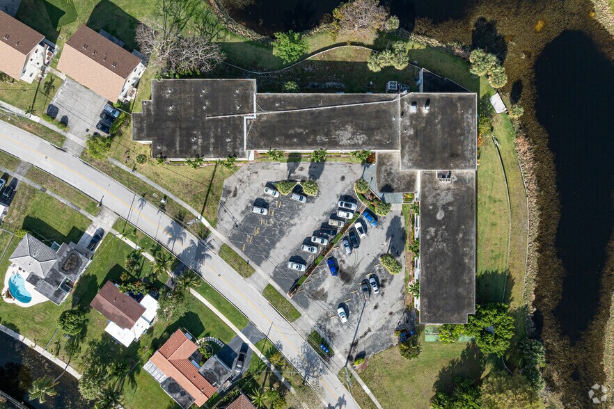 More Photos Of 1189 W River Dr, Margate Assisted Living For Sale