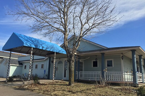 More Photos Of 2033 Essex Rd, Williston Restaurant For Lease