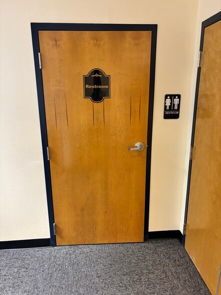 More Photos Of 1230 Oakley Seaver Dr, Clermont Office Residential For Lease