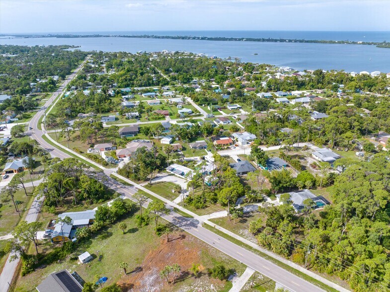 More Photos Of 600 Old Englewood Rd, Englewood Apartments For Sale