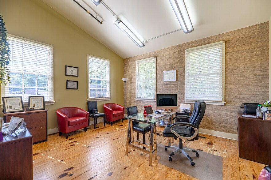 More Photos Of 870 High St, Chestertown Unknown For Sale