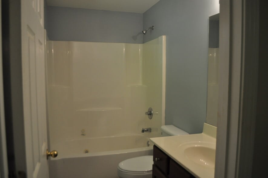 More Photos Of 6447 Rutledge Pike, Knoxville Office For Sale