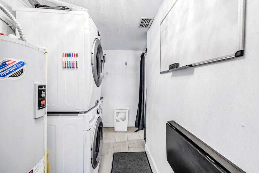 More Photos Of 2200 49th St N, Saint Petersburg Medical For Sale