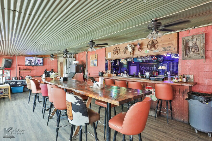 More Photos Of 1841 S Treadaway Blvd, Abilene Industrial For Sale