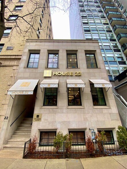 More Photos Of 22 E Elm St, Chicago Storefront Retail Office For Sale
