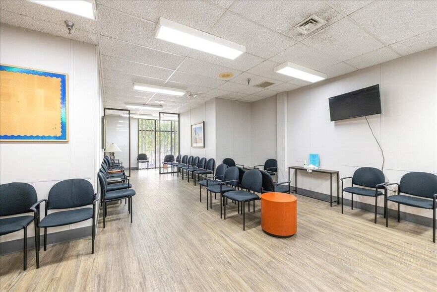 More Photos Of 2160 Capital Cir NE, Tallahassee Medical For Lease