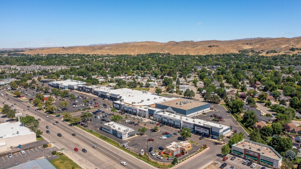 More Photos Of 6910-7100 W State St, Boise Storefront For Sale