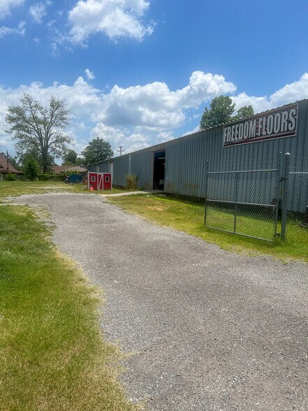 More Photos Of 520 N Vine St, North Little Rock Warehouse For Sale