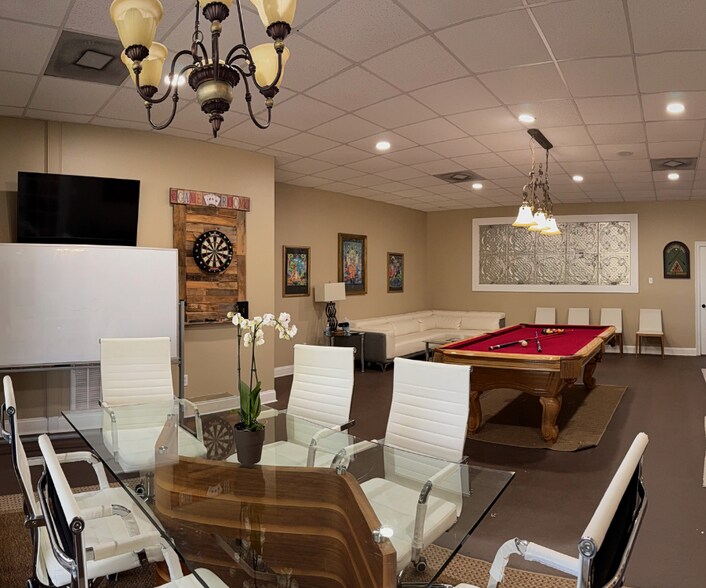 More Photos Of 112 S Holly St, Hammond Office Residential For Lease