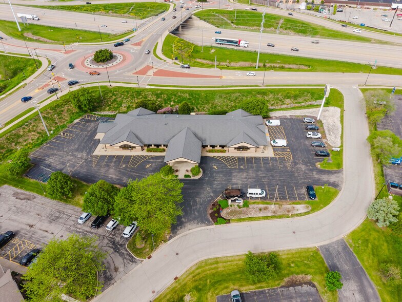 More Photos Of 1875 West Pointe Dr, Oshkosh Medical For Sale