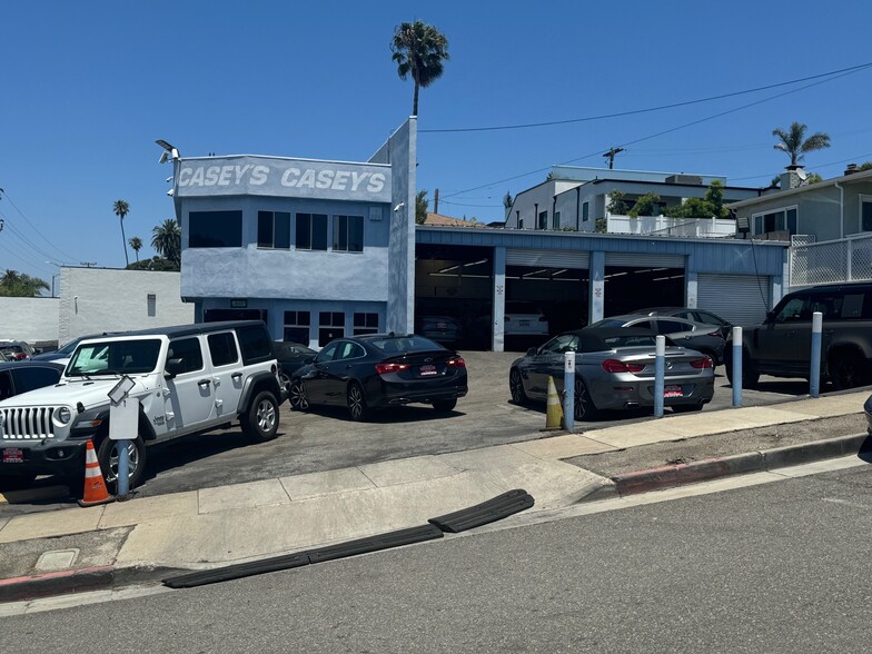 Primary Photo Of 840 Pacific Coast Hwy, Hermosa Beach Storefront Retail Office For Sale