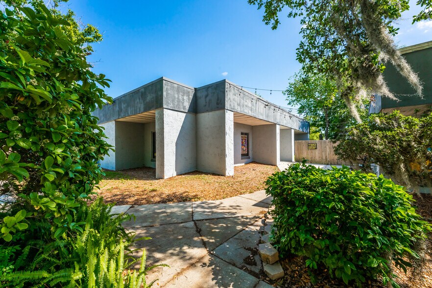 More Photos Of 669-681 Beville Rd, South Daytona Office For Sale