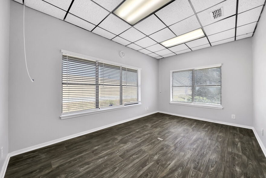 More Photos Of 2865 Plummer Cove Rd, Jacksonville Office For Sale