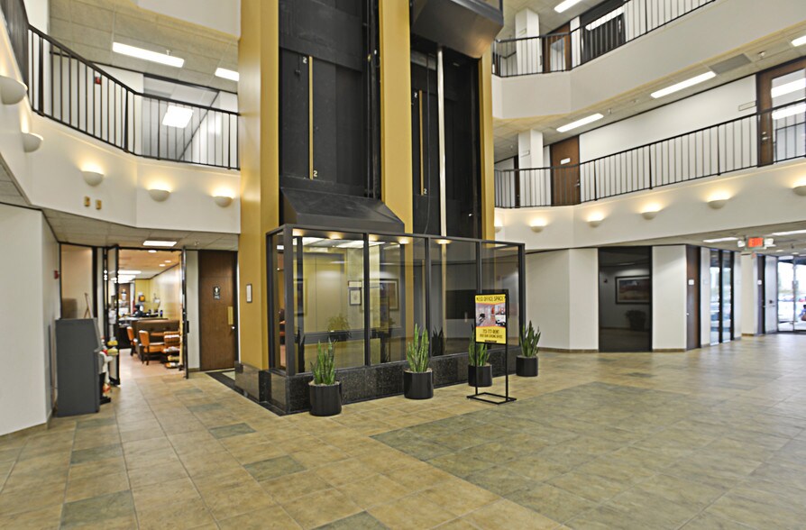 More Photos Of 2616 S Loop W, Houston Office For Lease