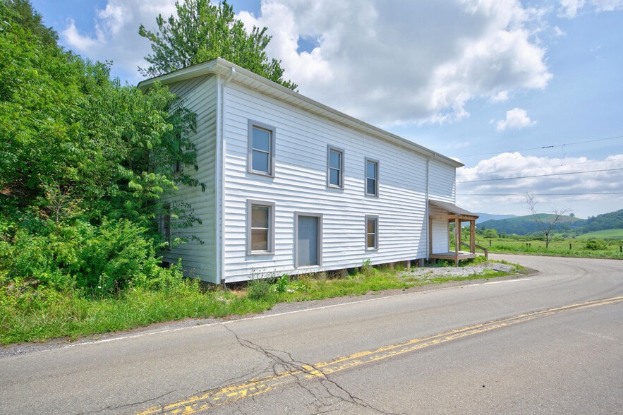 More Photos Of 11 Mount Zion Rd, Elk Creek Freestanding For Sale