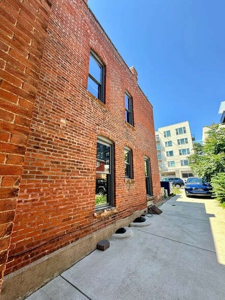 More Photos Of 2839 Wyandot St, Denver Storefront For Sale