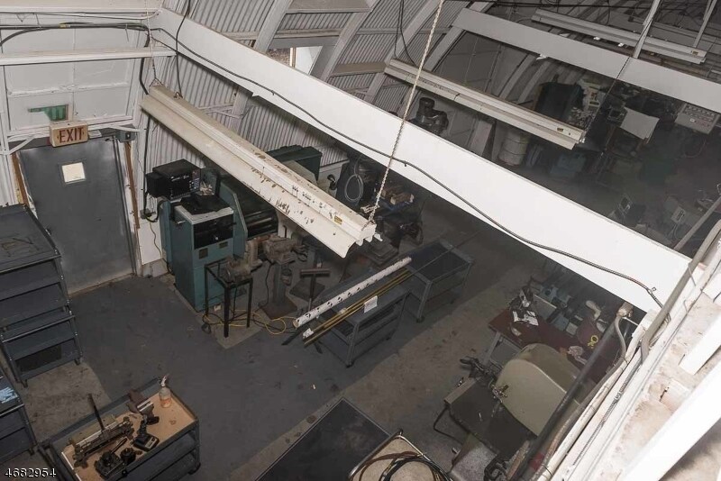 More Photos Of 131 Lincoln Blvd, Middlesex Manufacturing For Lease