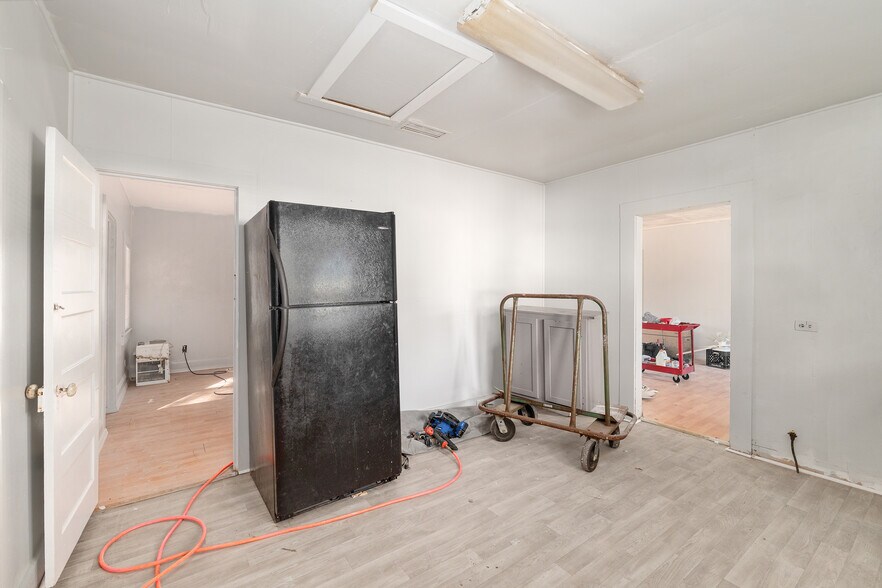 More Photos Of 1007 25th St, Ocala General Retail For Sale