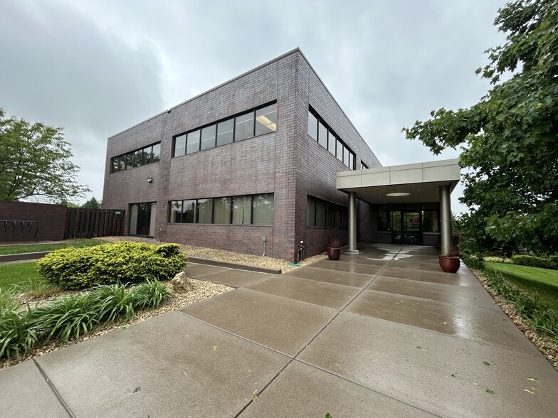 More Photos Of 3499 Lexington Ave N, Saint Paul Office For Sale