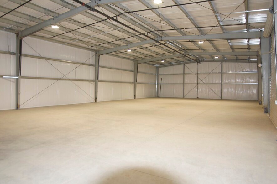 More Photos Of 136,146,156 S Blair Rd, Woodlake Industrial For Lease
