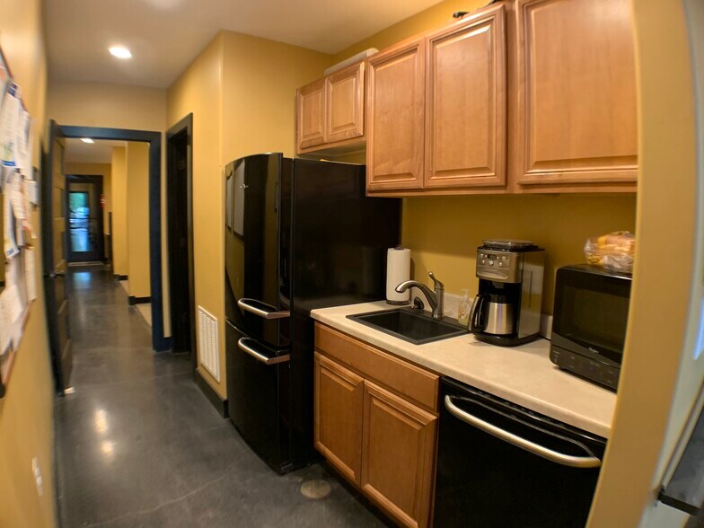 More Photos Of 37224 E Richardson Ln, Purcellville Warehouse For Sale