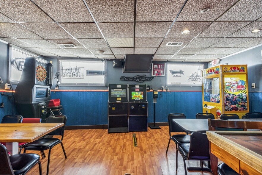 More Photos Of 297 N Main St, Dunkirk Bar For Sale