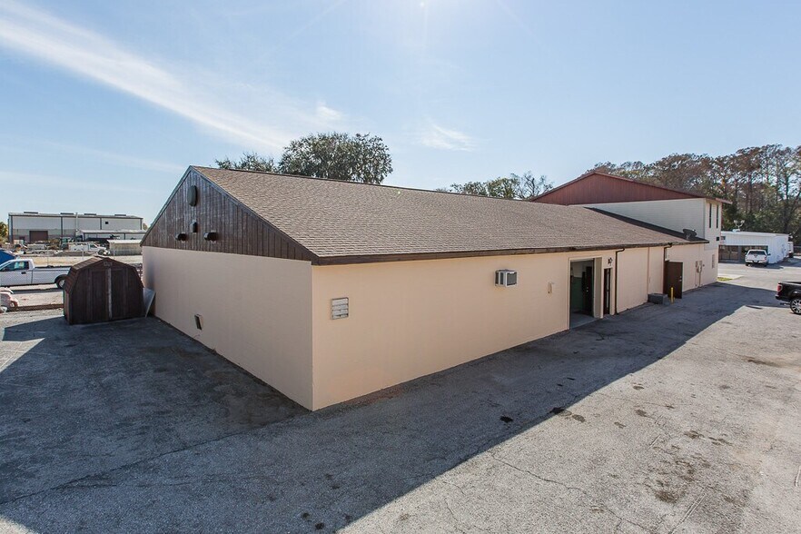 More Photos Of 6541 Industrial Ave, Port Richey Manufacturing For Lease