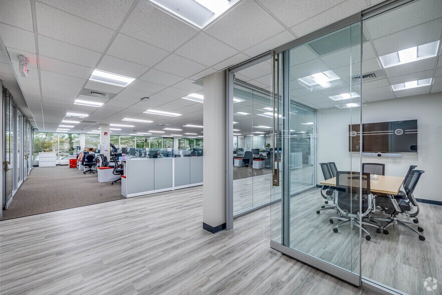 More Photos Of 300 Jericho Quadrangle, Jericho Unknown For Lease