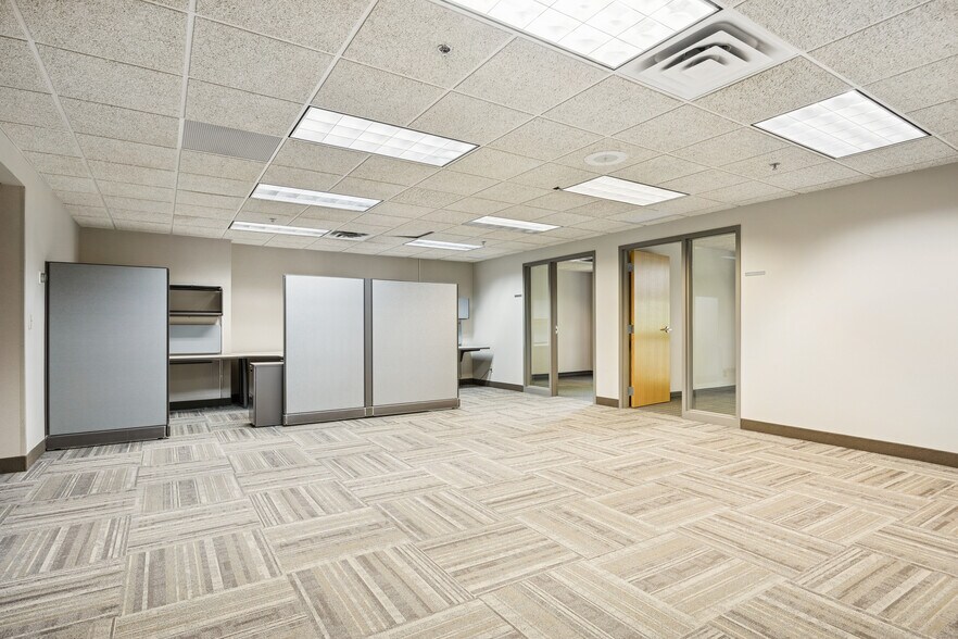 More Photos Of 1800 Pioneer Creek Ctr, Maple Plain Office For Lease