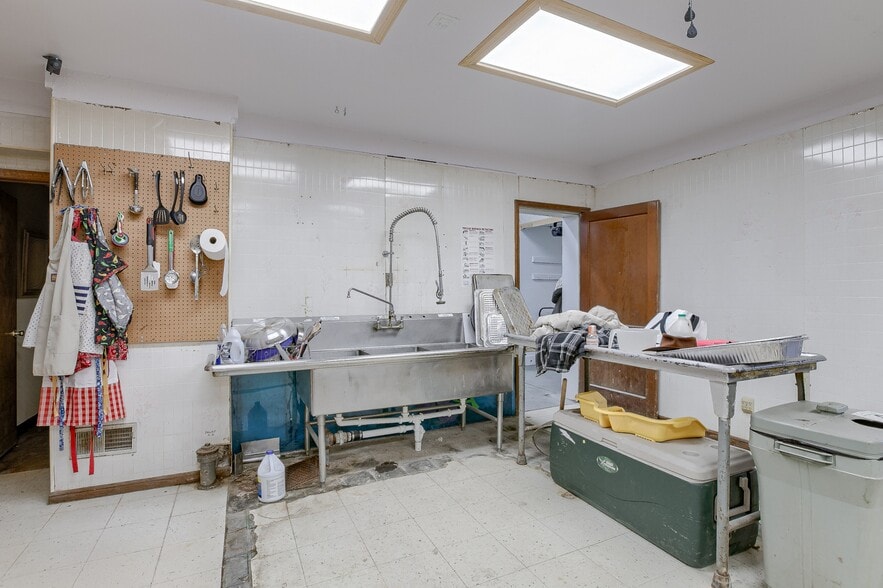 More Photos Of 3001 Connor Ave, Kansas City Specialty For Sale