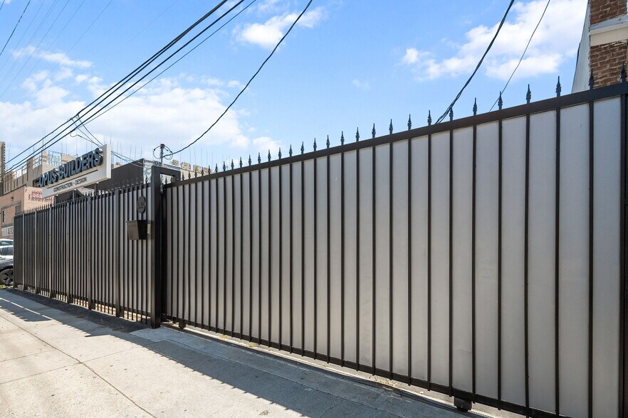 More Photos Of 5244 Vineland Ave, North Hollywood Flex For Sale