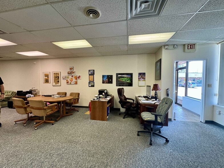 More Photos Of 115-159 Marion Blvd, Marion General Retail For Lease