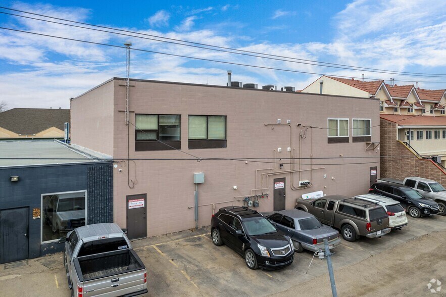 More Photos Of 233 3rd Ave, Strathmore Storefront Retail Office For Lease