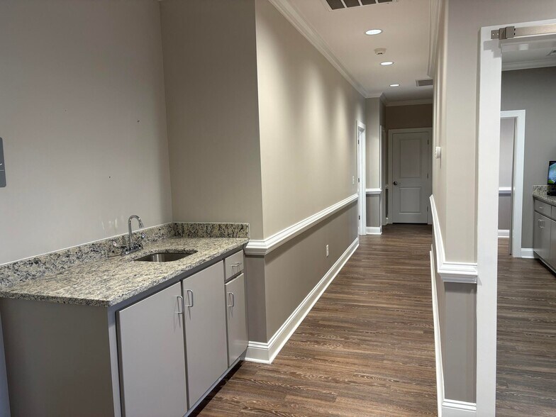 More Photos Of 8316 Rivers Ave, North Charleston Office For Lease