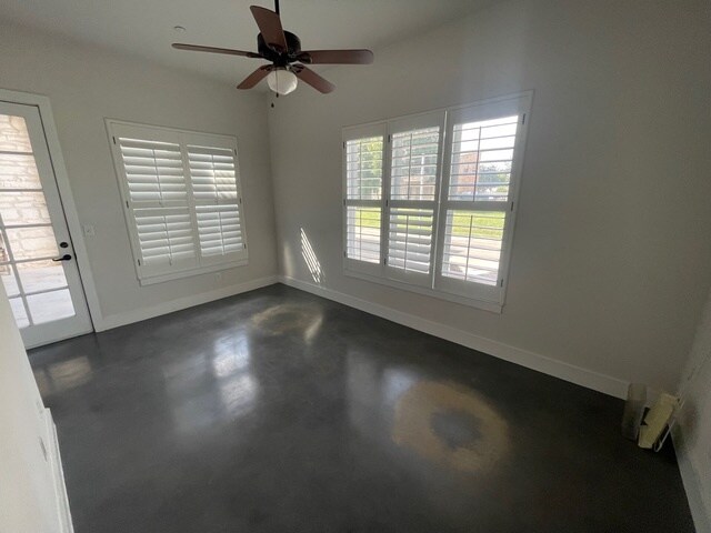More Photos Of 979 N Academy Ave, New Braunfels Apartments For Lease