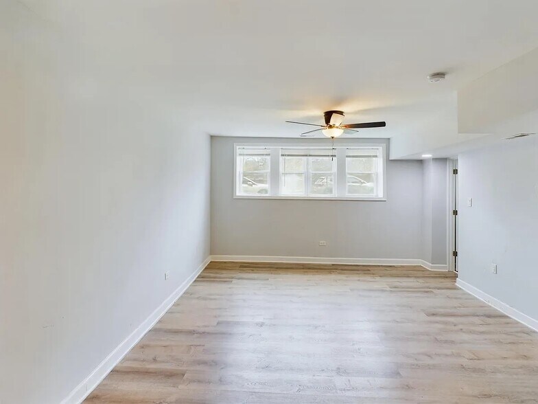 More Photos Of 619 E Groveland Park, Chicago Apartments For Sale