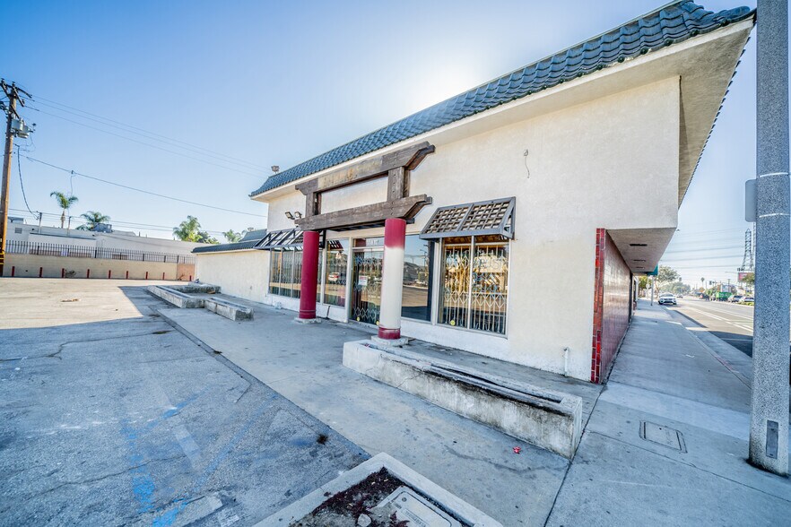 More Photos Of 17800-17812 Bellflower Blvd, Bellflower General Retail For Sale