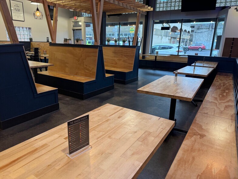 More Photos Of 941 Pearl St, Eugene Restaurant For Lease